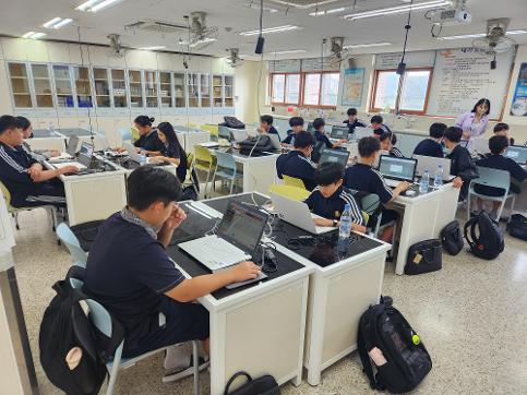 2025 STEMA클럽학교 SW&AI아카데미 교육 프로그램